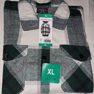 Woman shirt jacket size extra large color green and white.